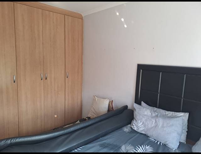 2 BEDROOM TOWNHOUSE FOR SALE IN CASTLEVIEW